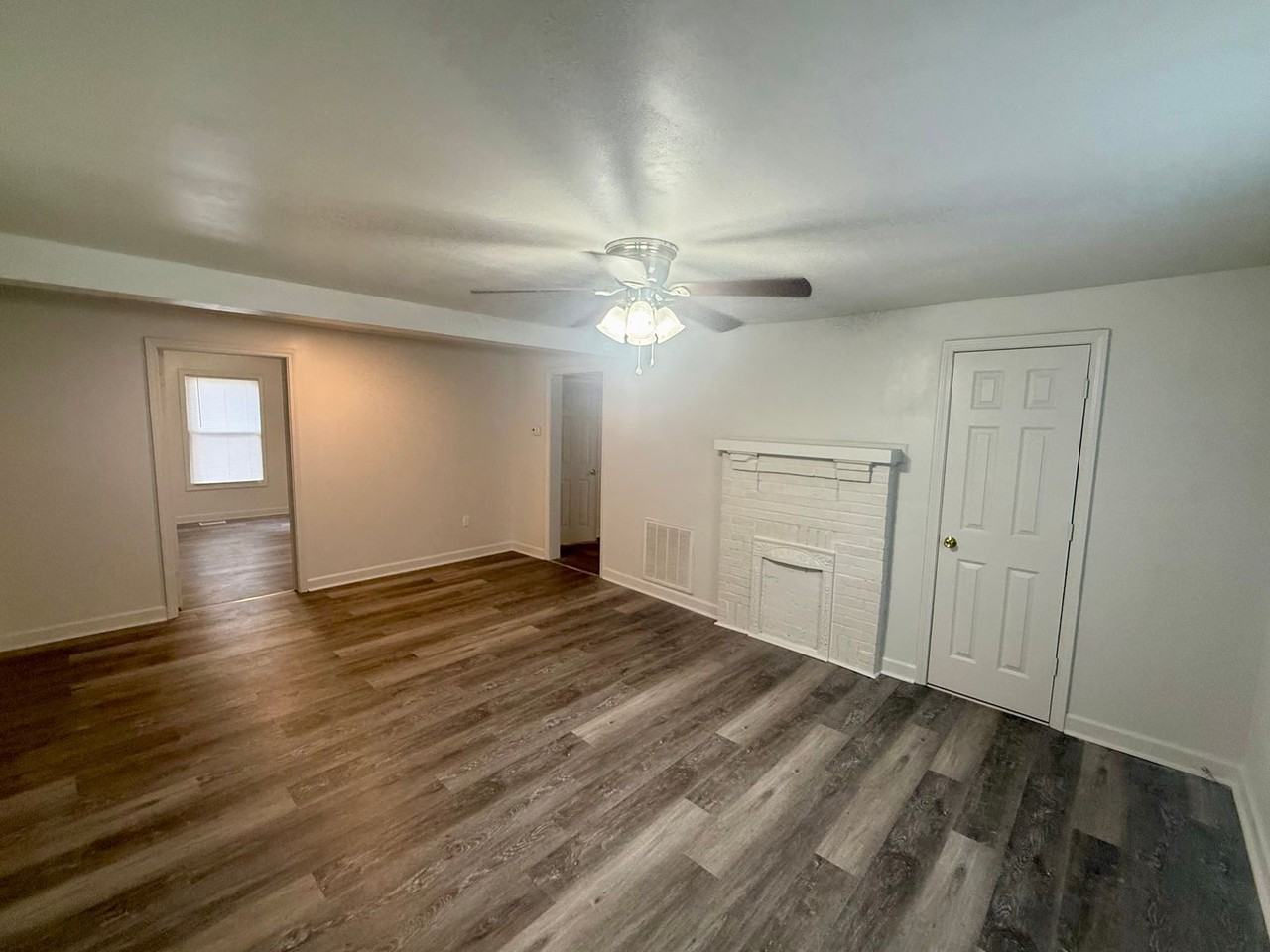 1104 Attica St - Photo 3 of 15