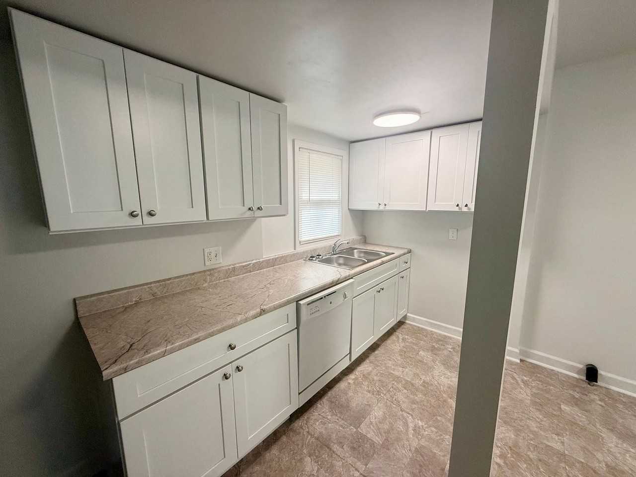 1104 Attica St - Photo 4 of 15