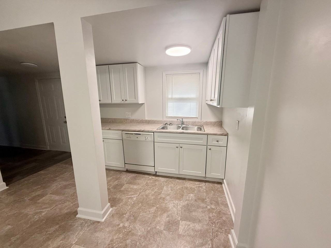 1104 Attica St - Photo 5 of 15