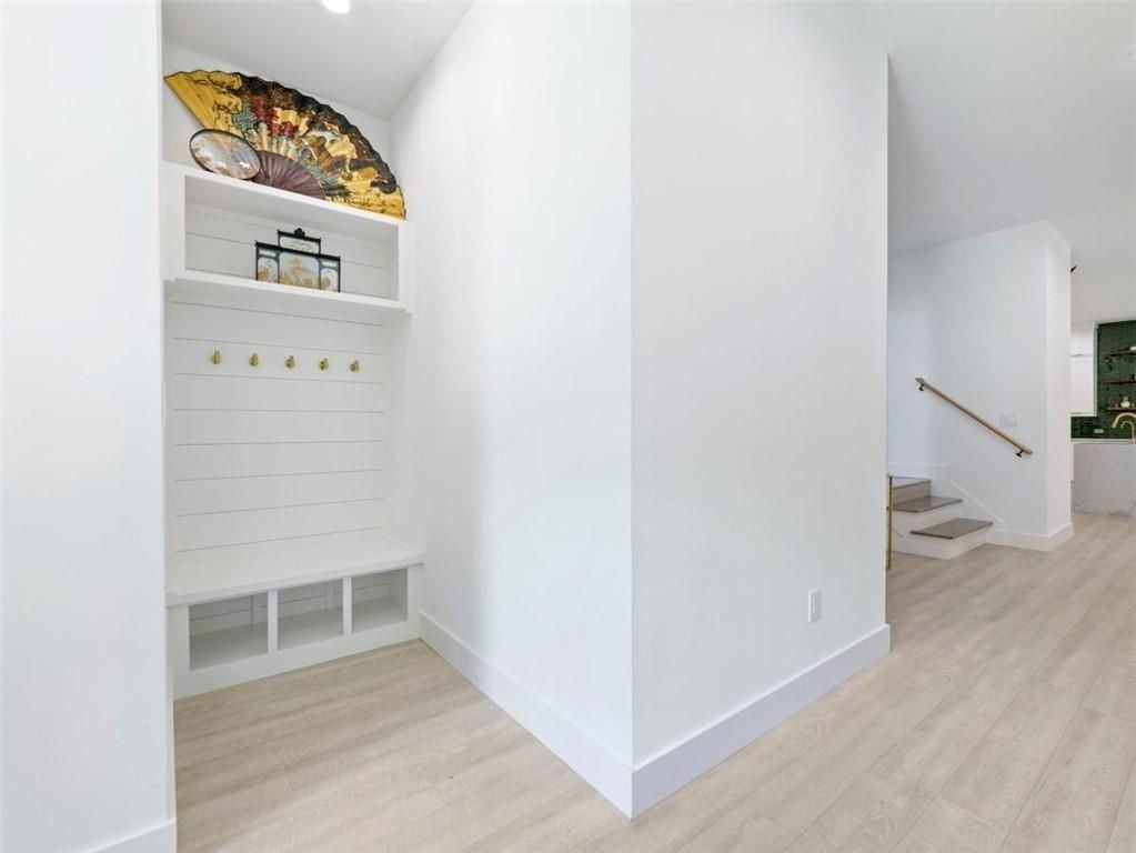 379 Enota Pl Sw - Photo 4 of 43