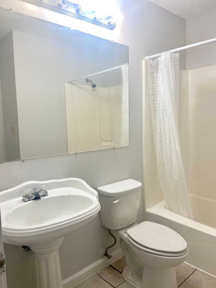 2422 Johnson Dr - Photo 7 of 17