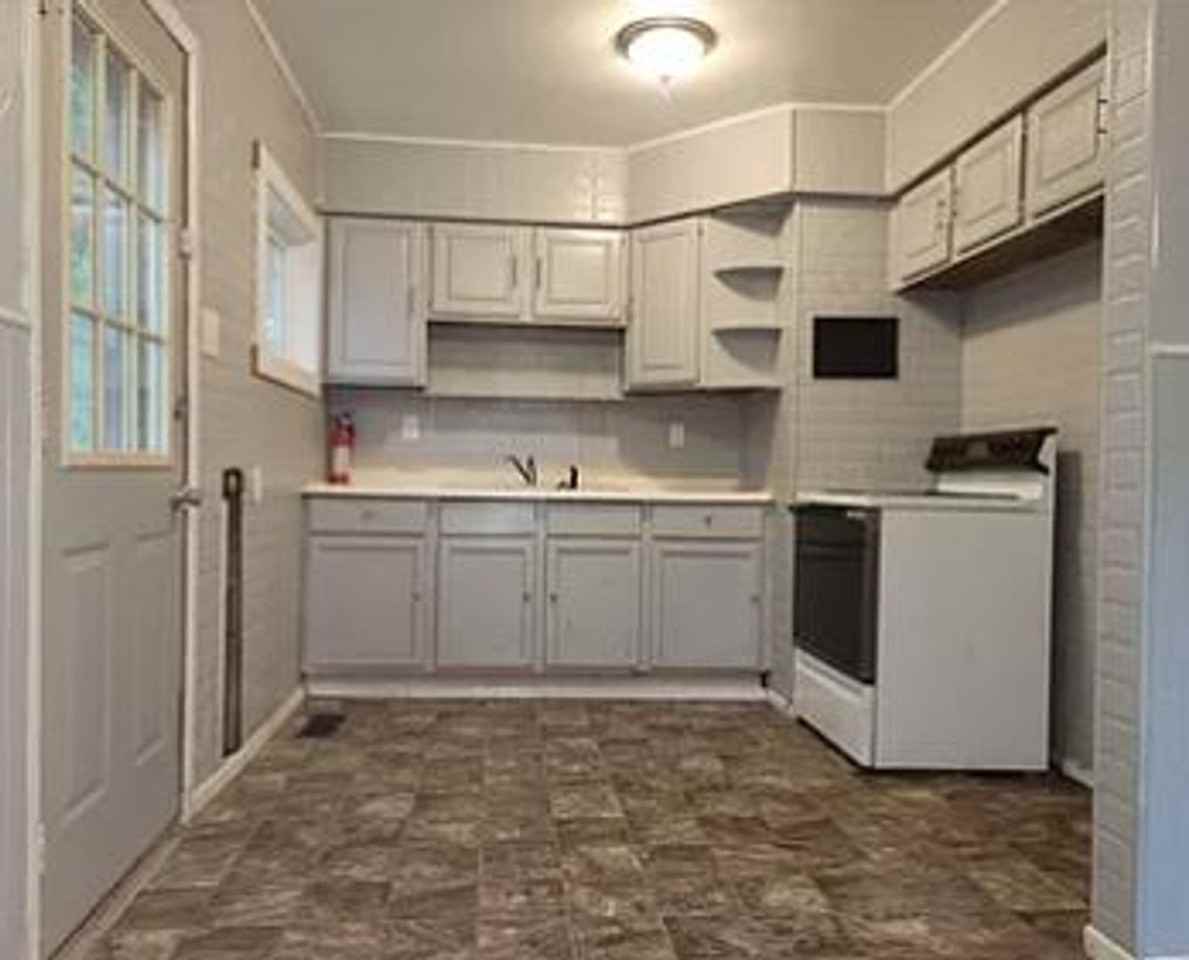 5283 N 14th St - Photo 2 of 10