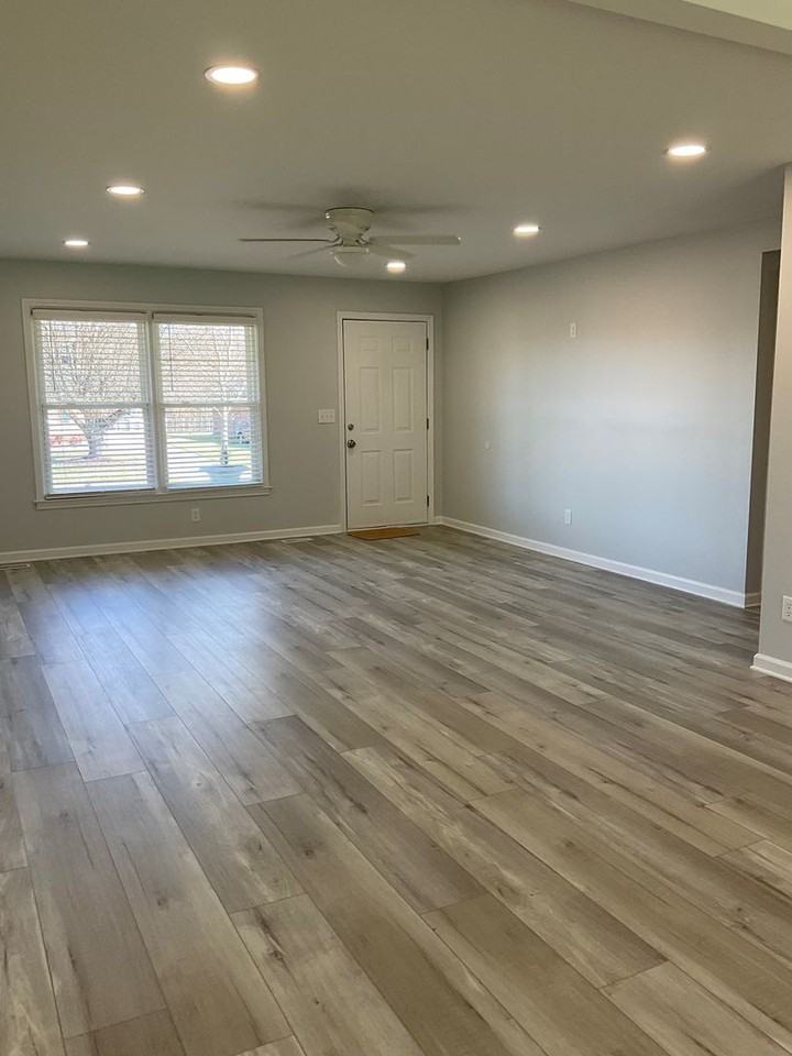 1960 Brownstone Ct - Photo 5 of 16