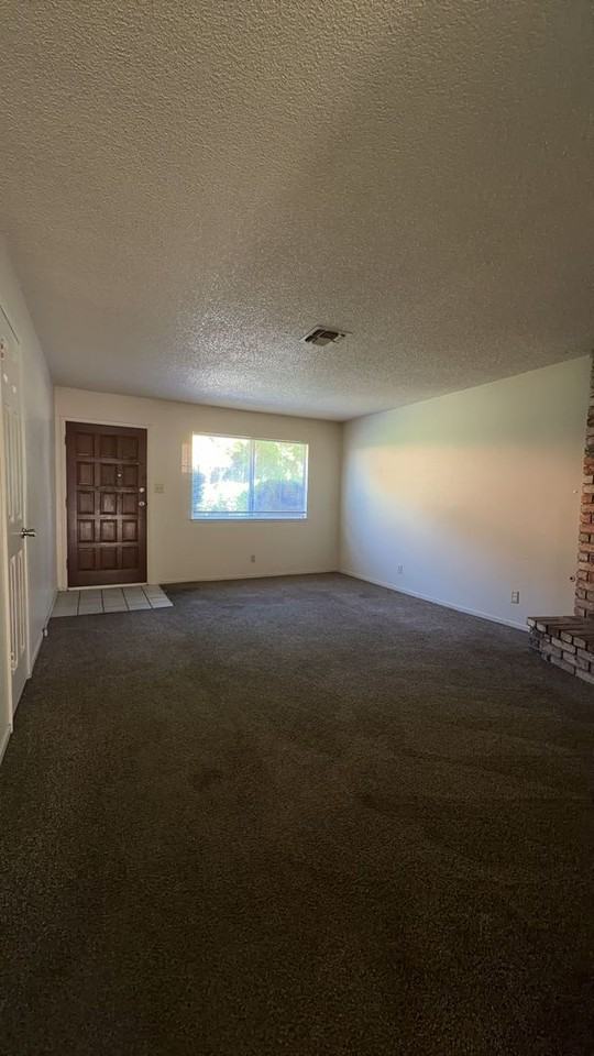 273 W Alexander Ave - Photo 6 of 13