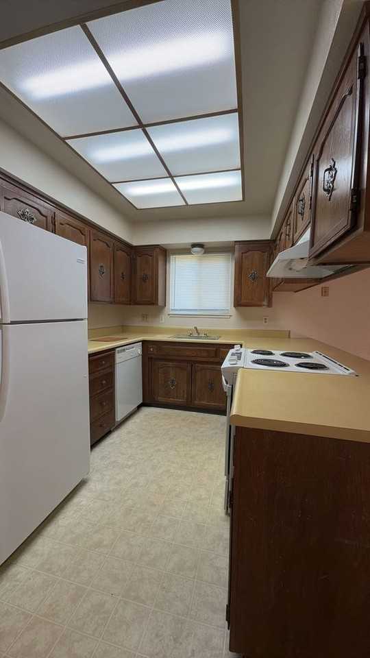 273 W Alexander Ave - Photo 7 of 13