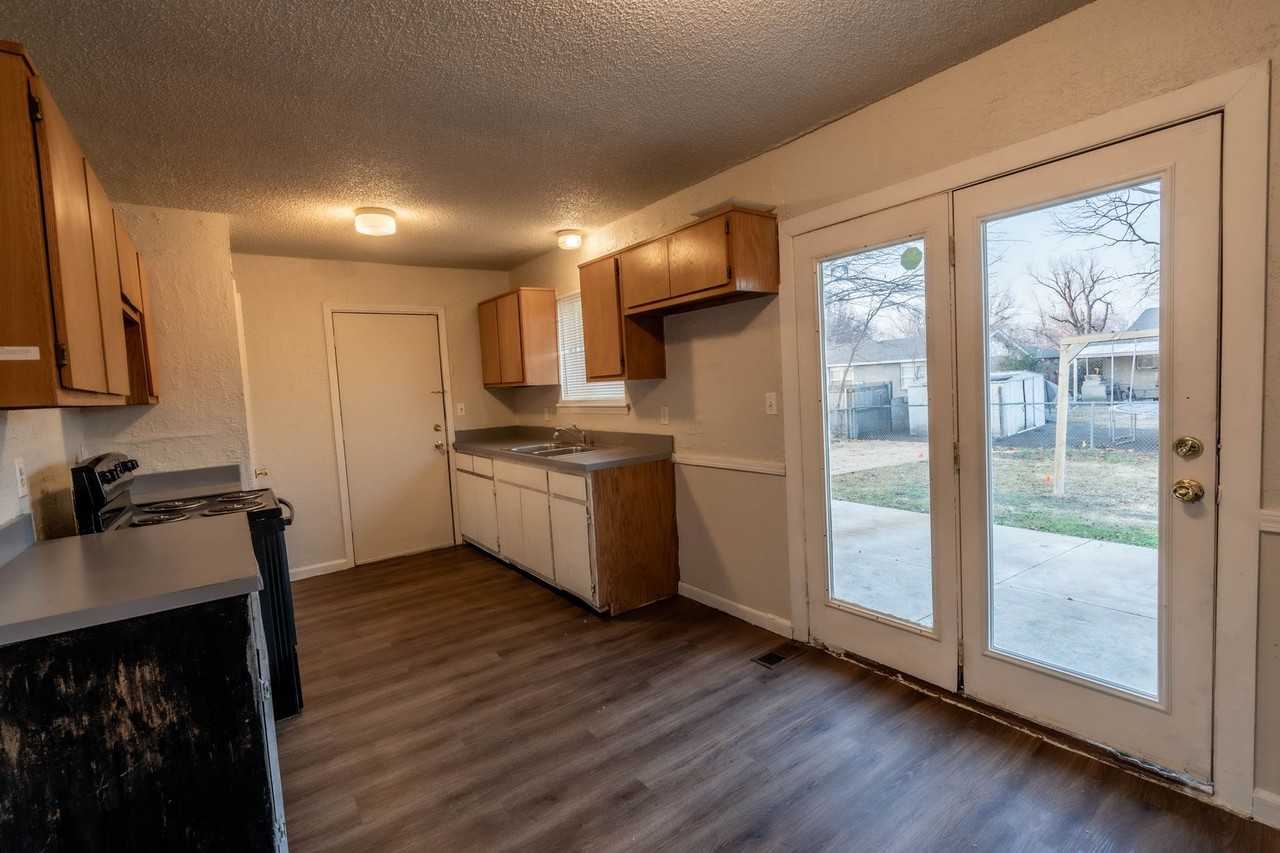 11035 E 38th St - Photo 4 of 13