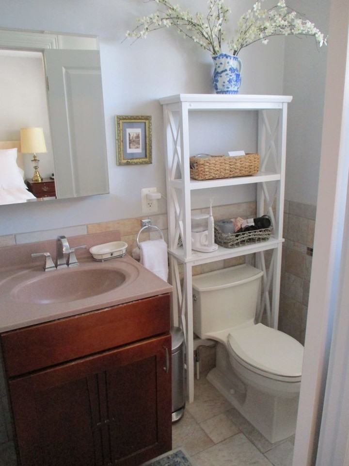 1628 33rd St Nw ##Nw - Photo 7 of 10