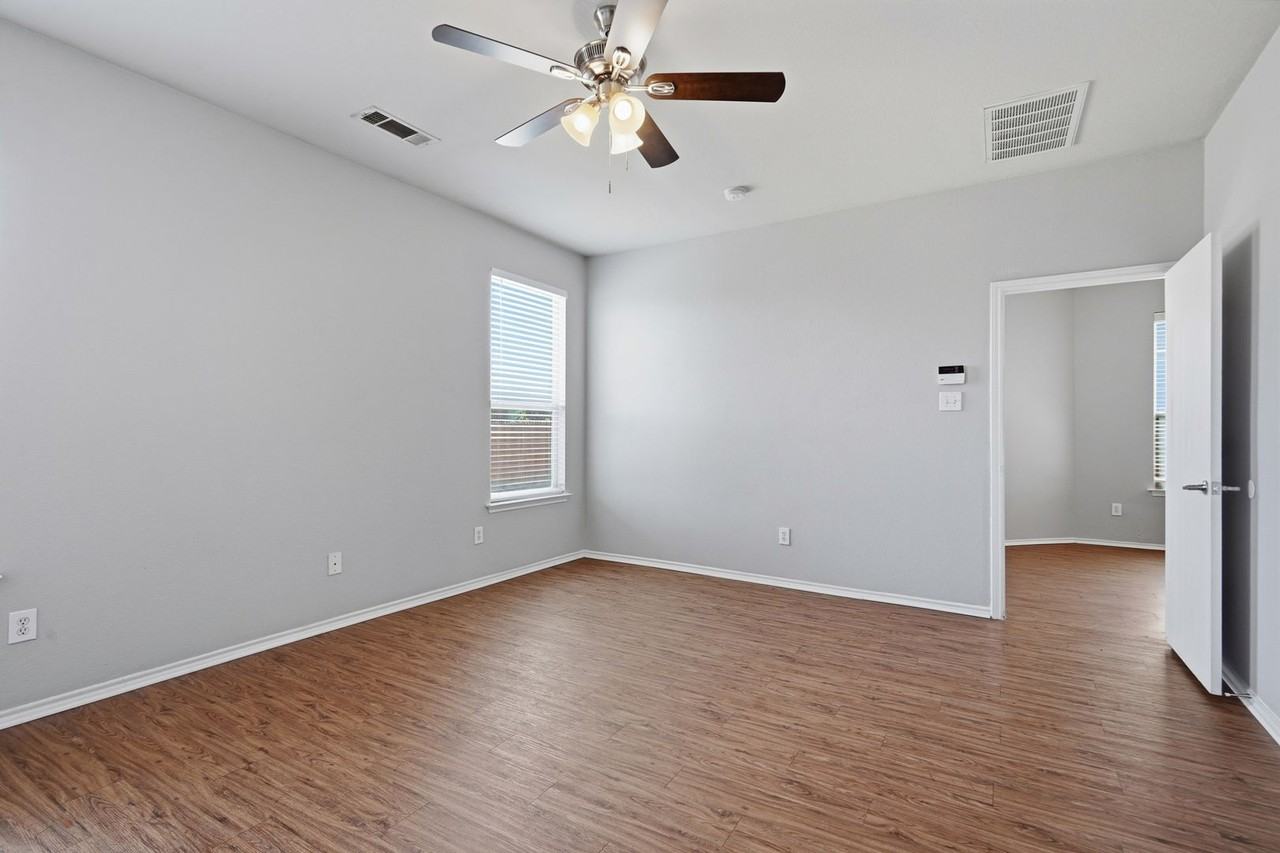 1113 Beaverwood Ln - Photo 5 of 29