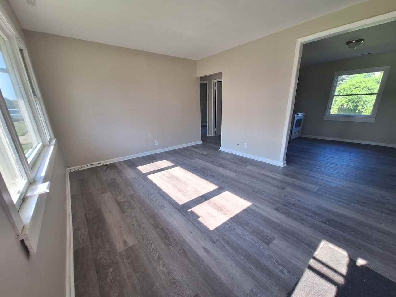 26530 Hayes Rd - Photo 2 of 18