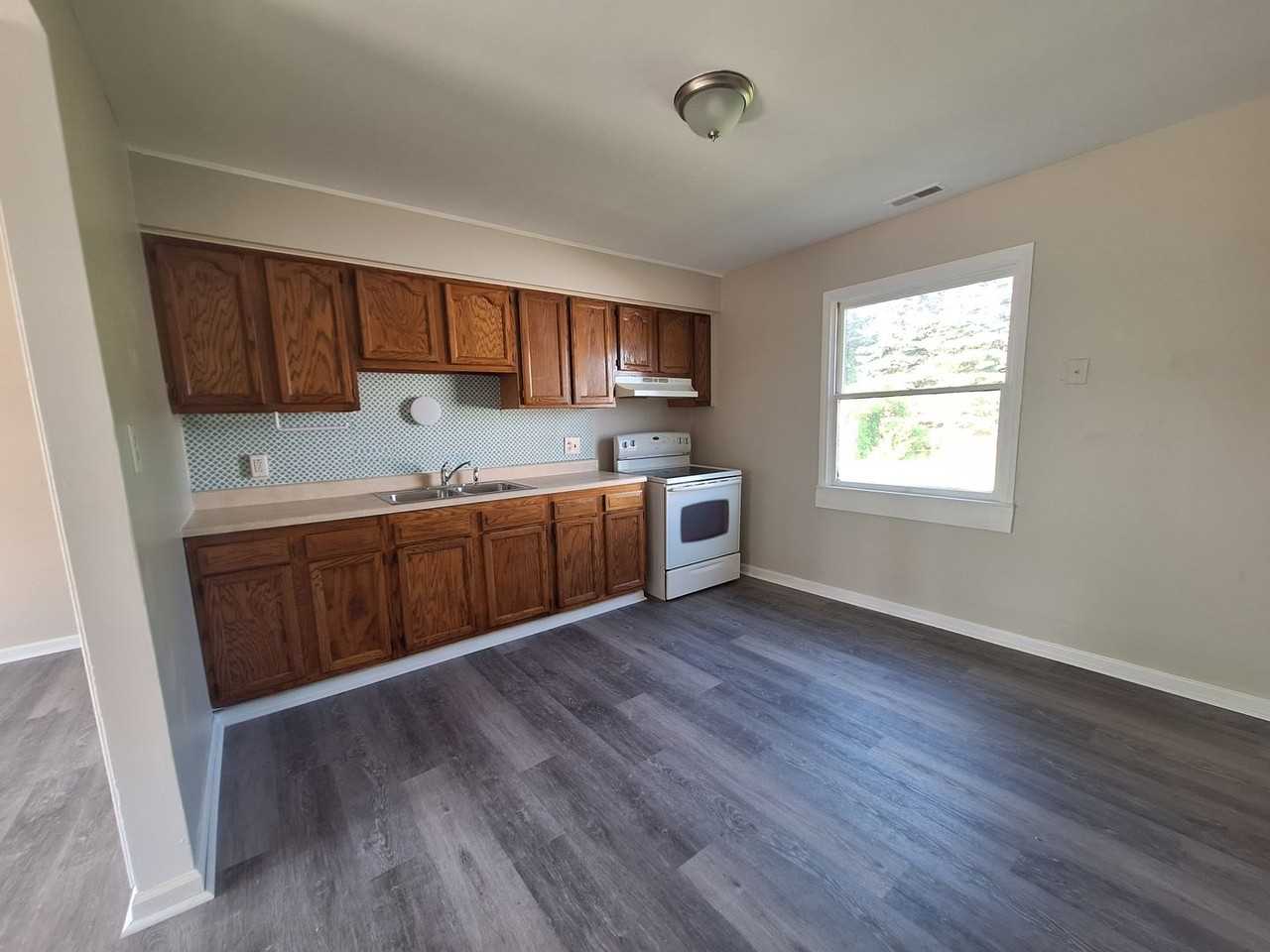 26530 Hayes Rd - Photo 6 of 18