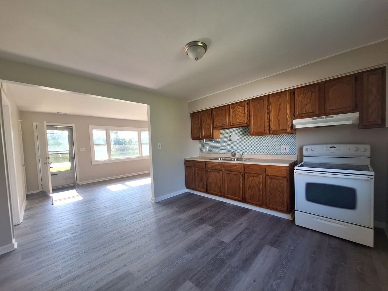 26530 Hayes Rd - Photo 7 of 18