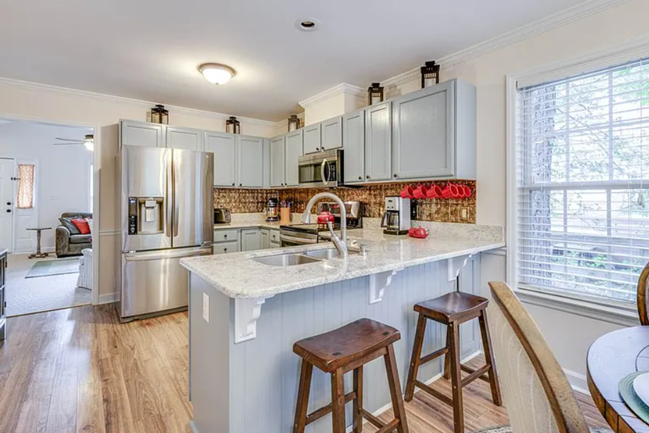 6300 Daybreak Dr - Photo 4 of 16