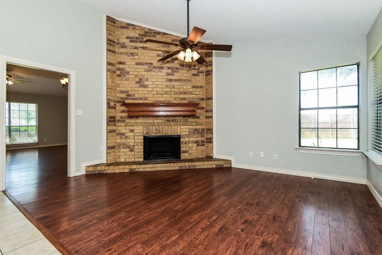 6113 Denver St - Photo 3 of 16
