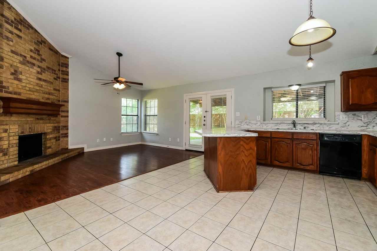 6113 Denver St - Photo 5 of 16