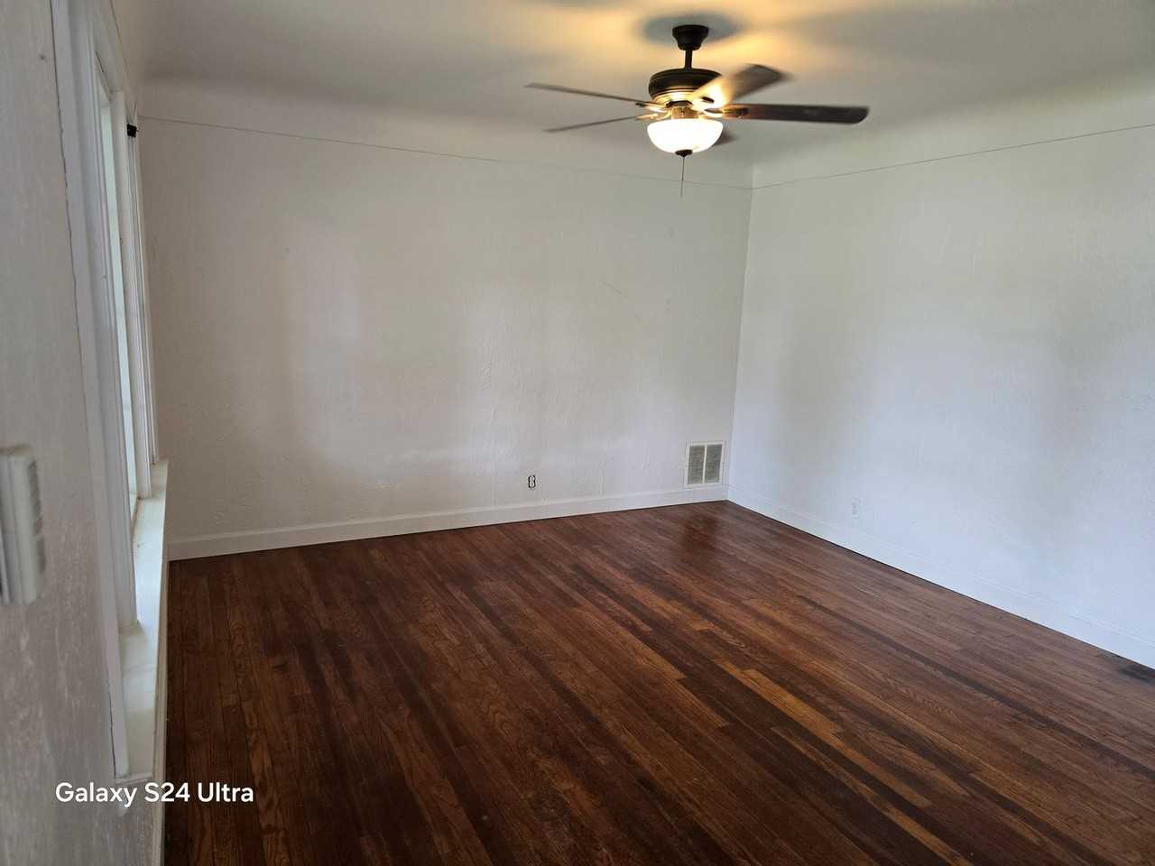 2101 Caseyville Ave - Photo 3 of 18
