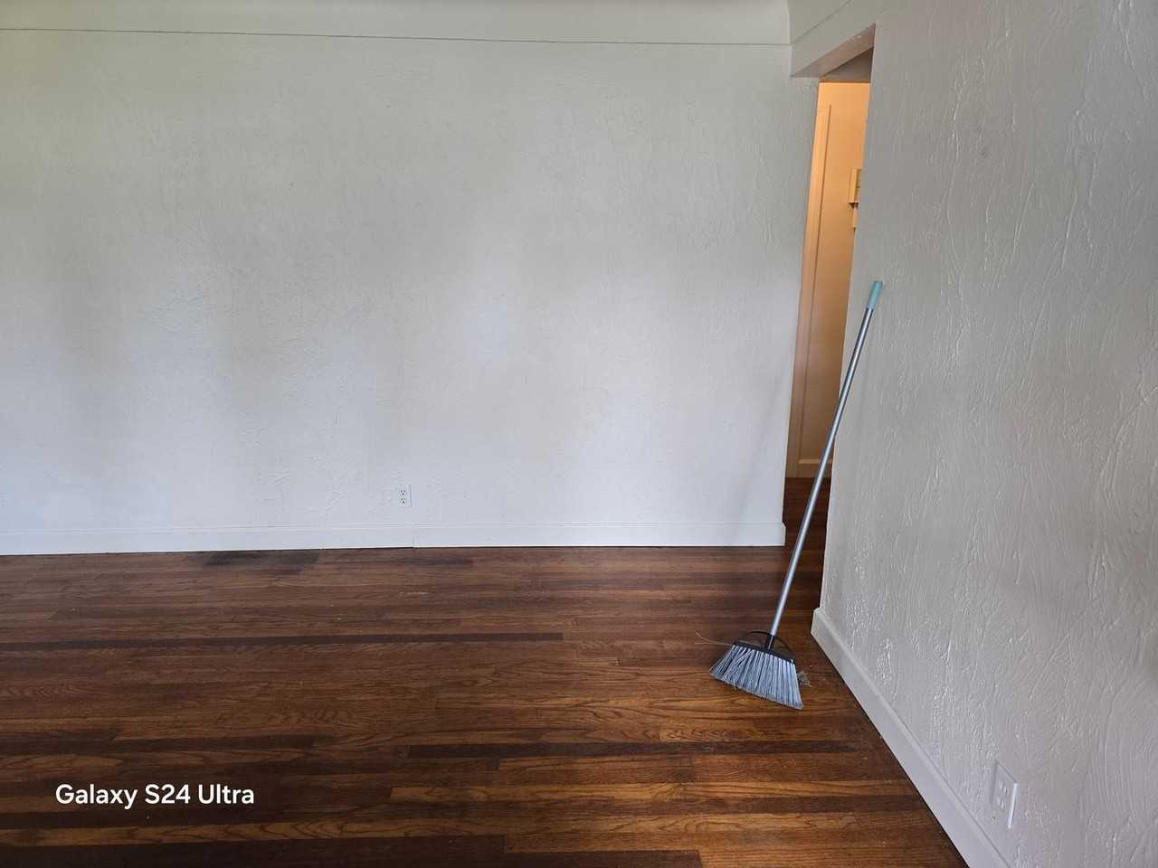2101 Caseyville Ave - Photo 4 of 18