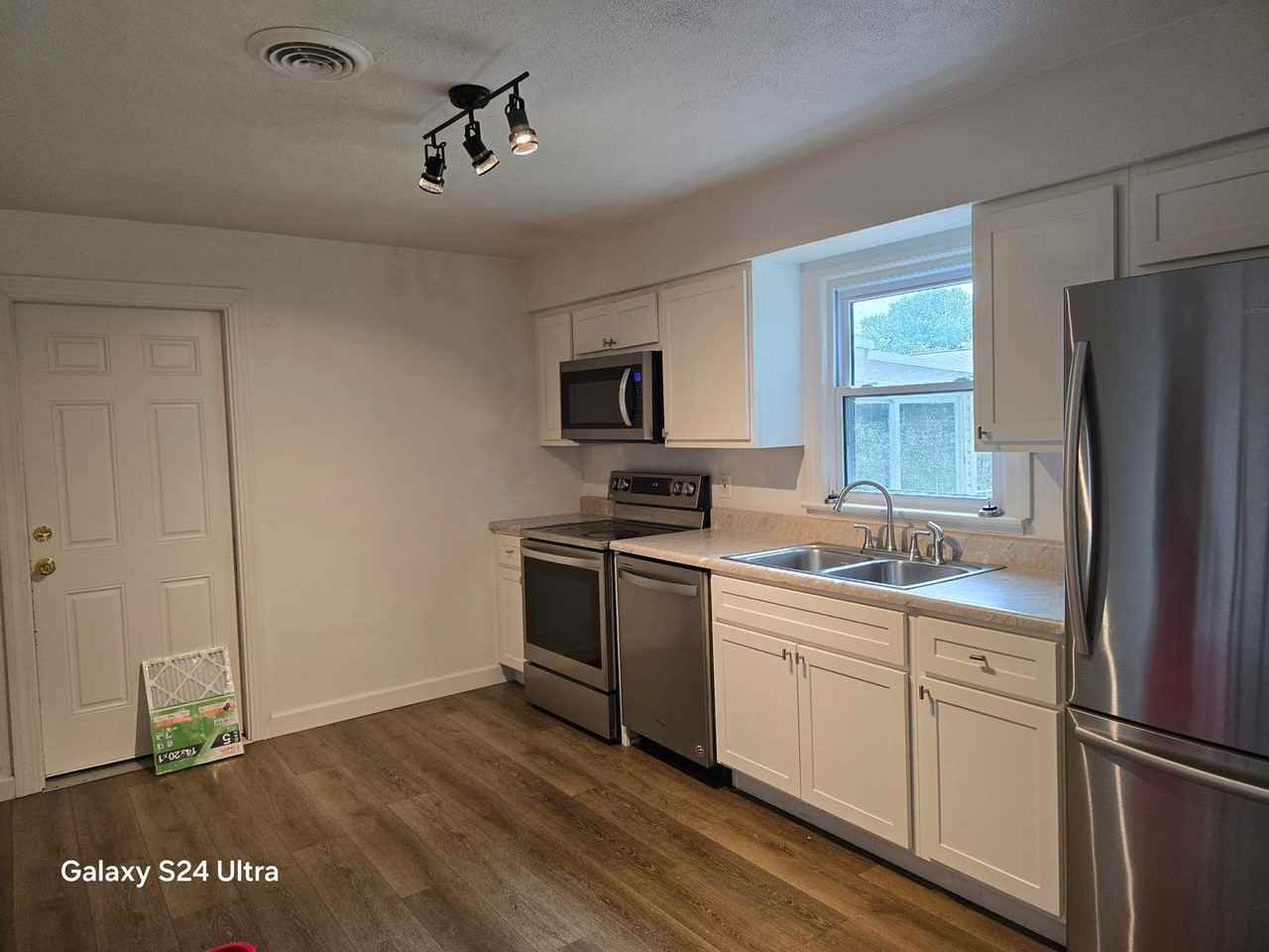 2101 Caseyville Ave - Photo 5 of 18