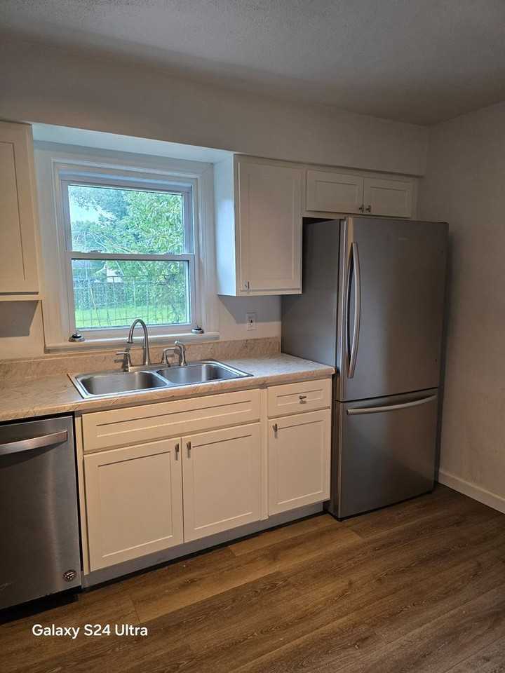 2101 Caseyville Ave - Photo 7 of 18