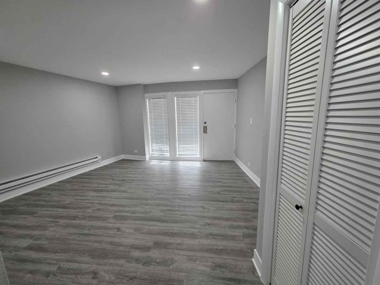 6901 N Ridge Blvd #3C - Photo 3 of 18