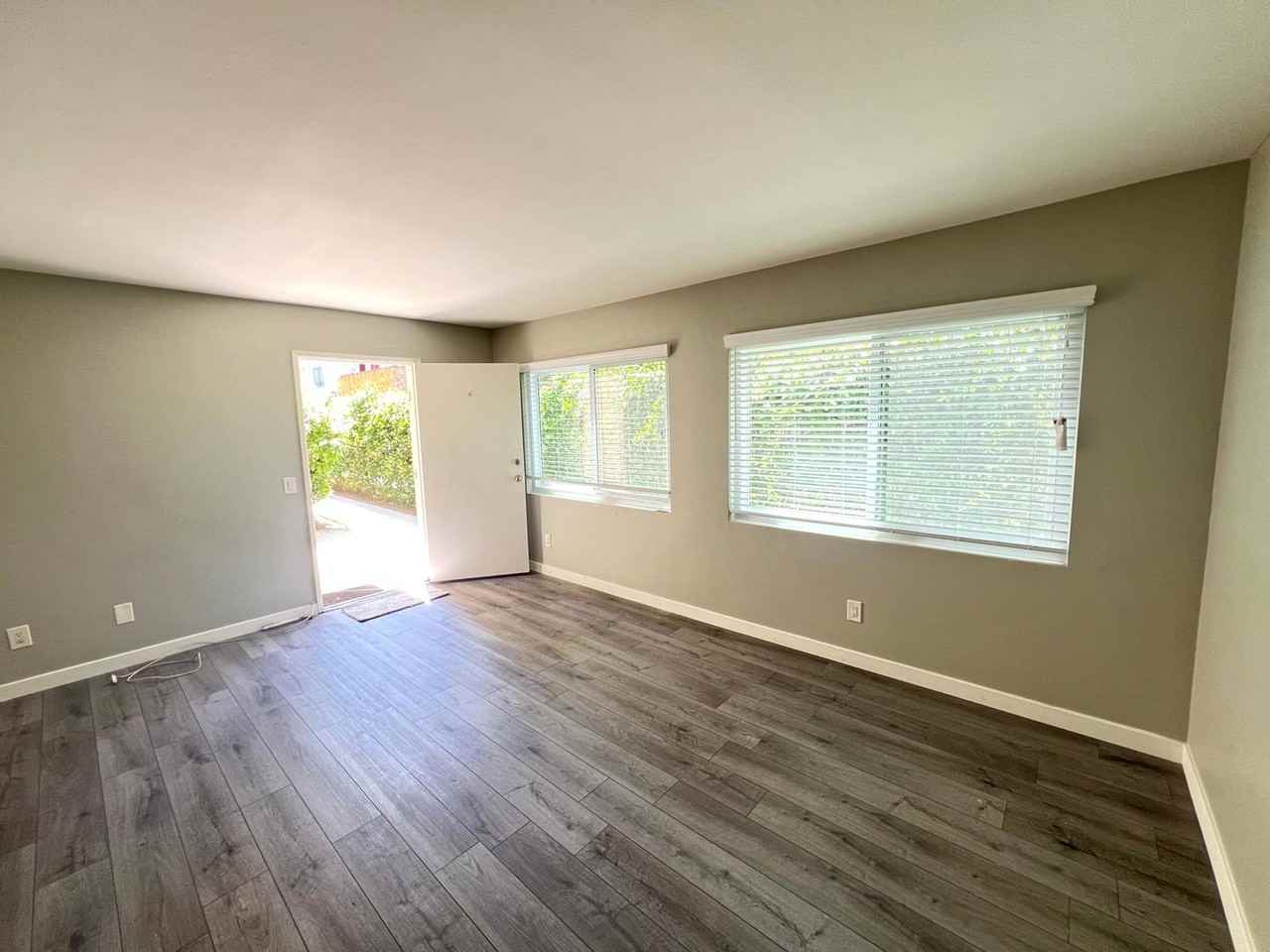 1412 Brockton Ave - Photo 6 of 12