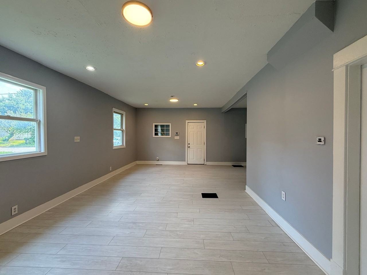 2801 Columbia Ave - Photo 7 of 18