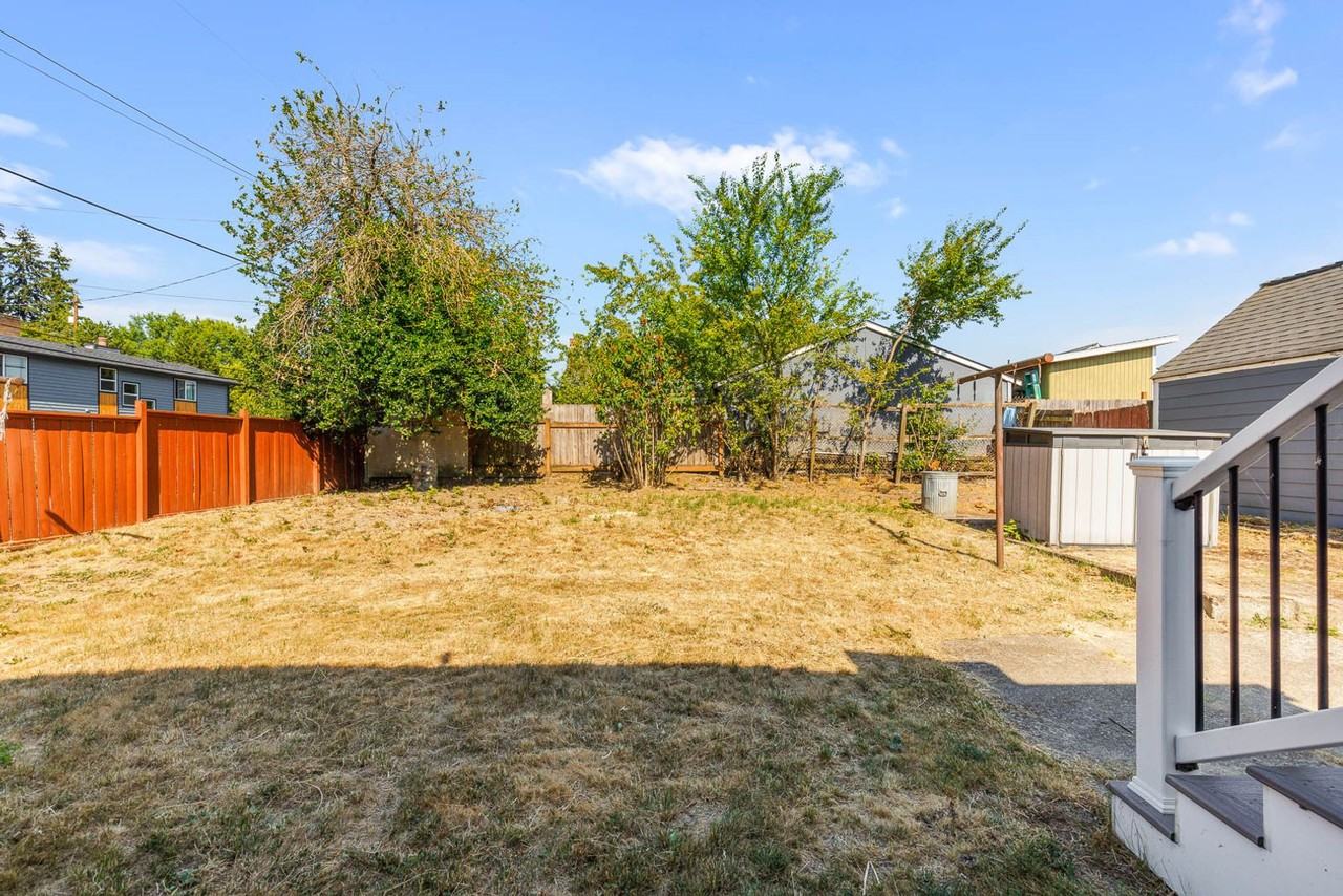 4402 39th Ave S - Photo 4 of 18