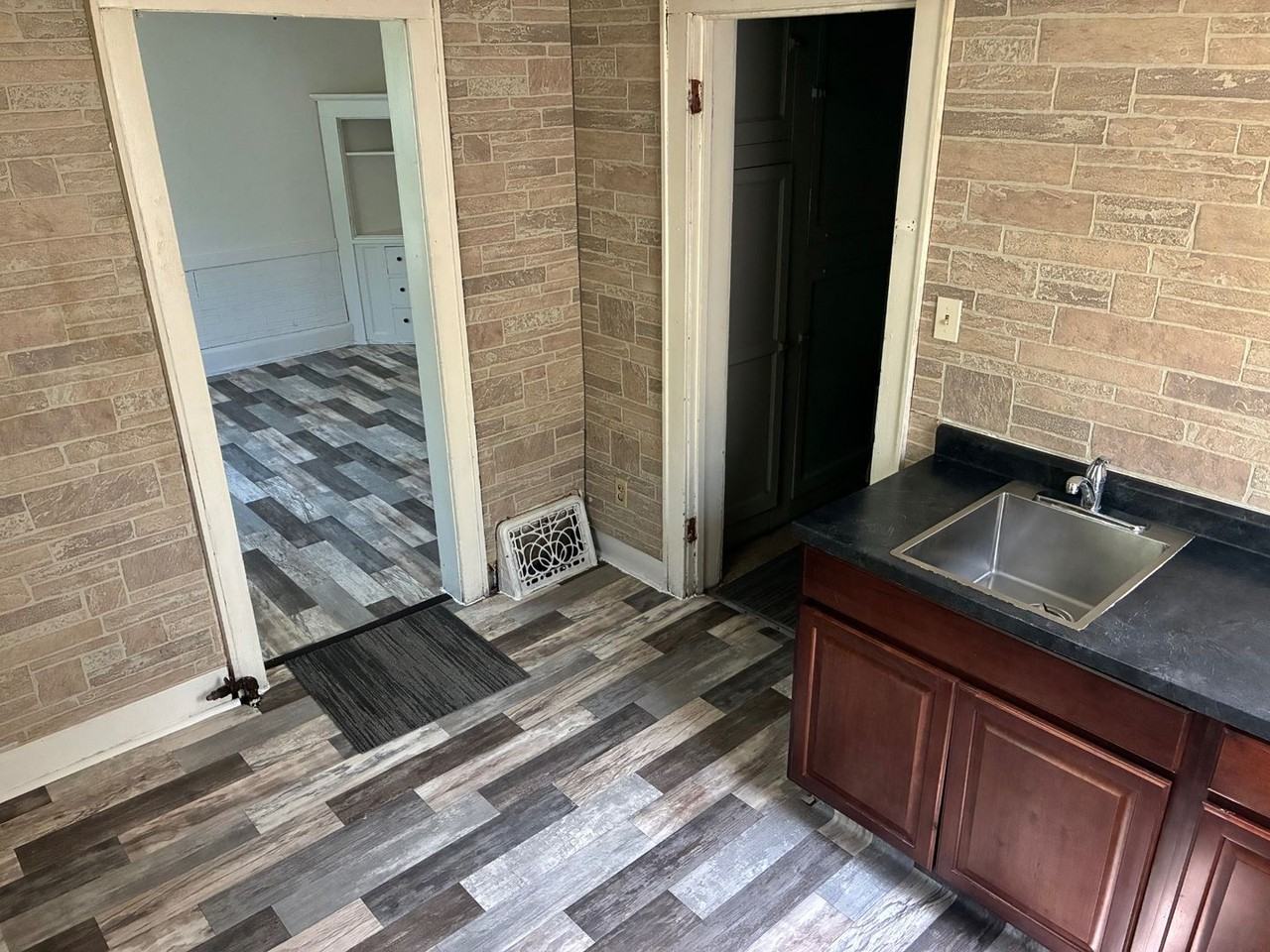 4401 N 25th St - Photo 2 of 14