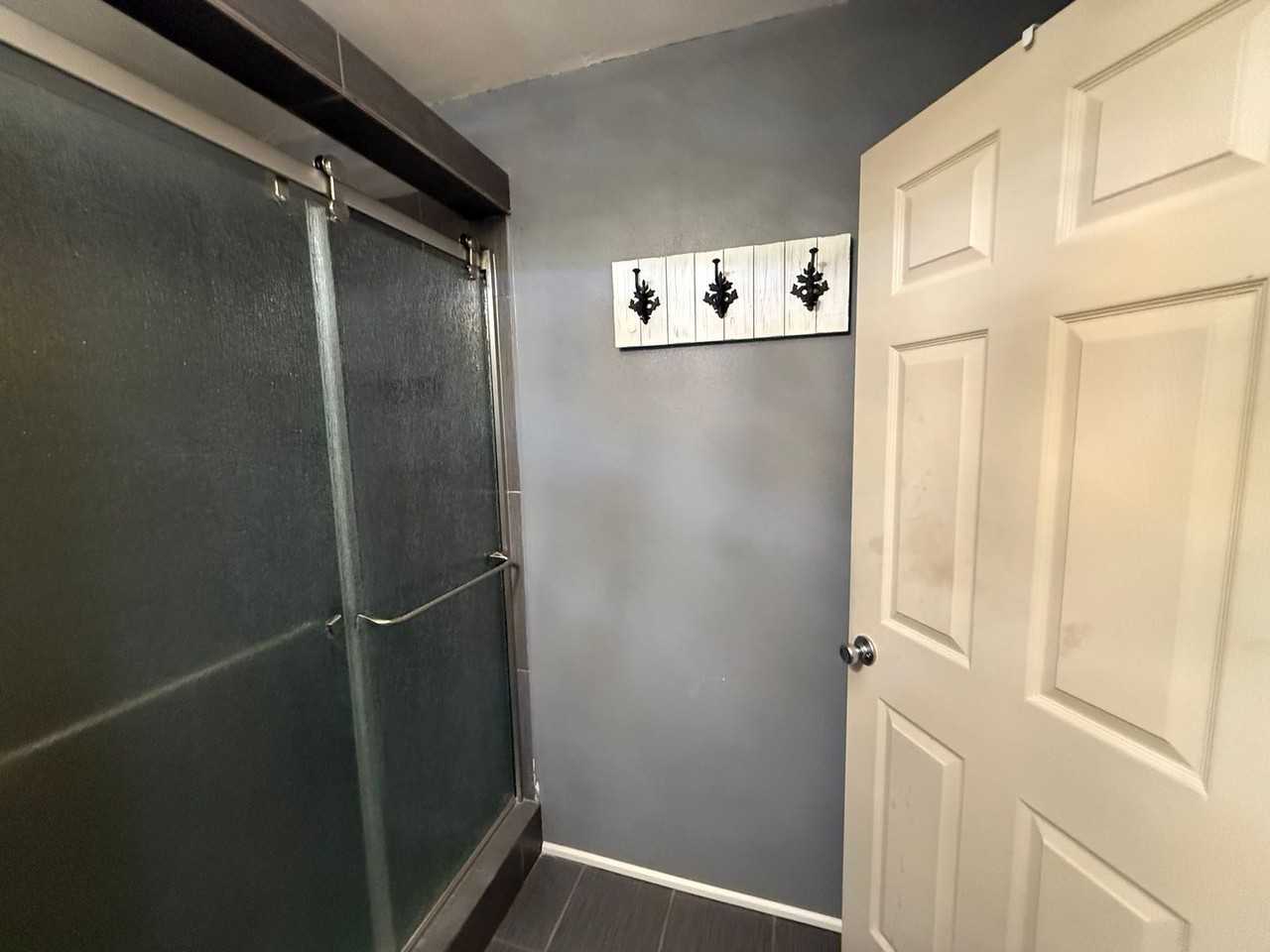 200 E Permian Dr - Photo 5 of 14