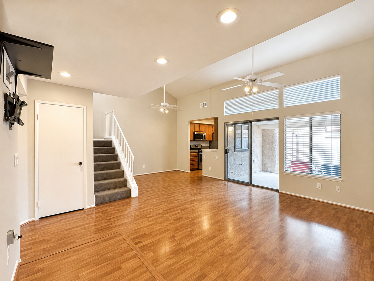 1629 Windmill Ln - Photo 3 of 26