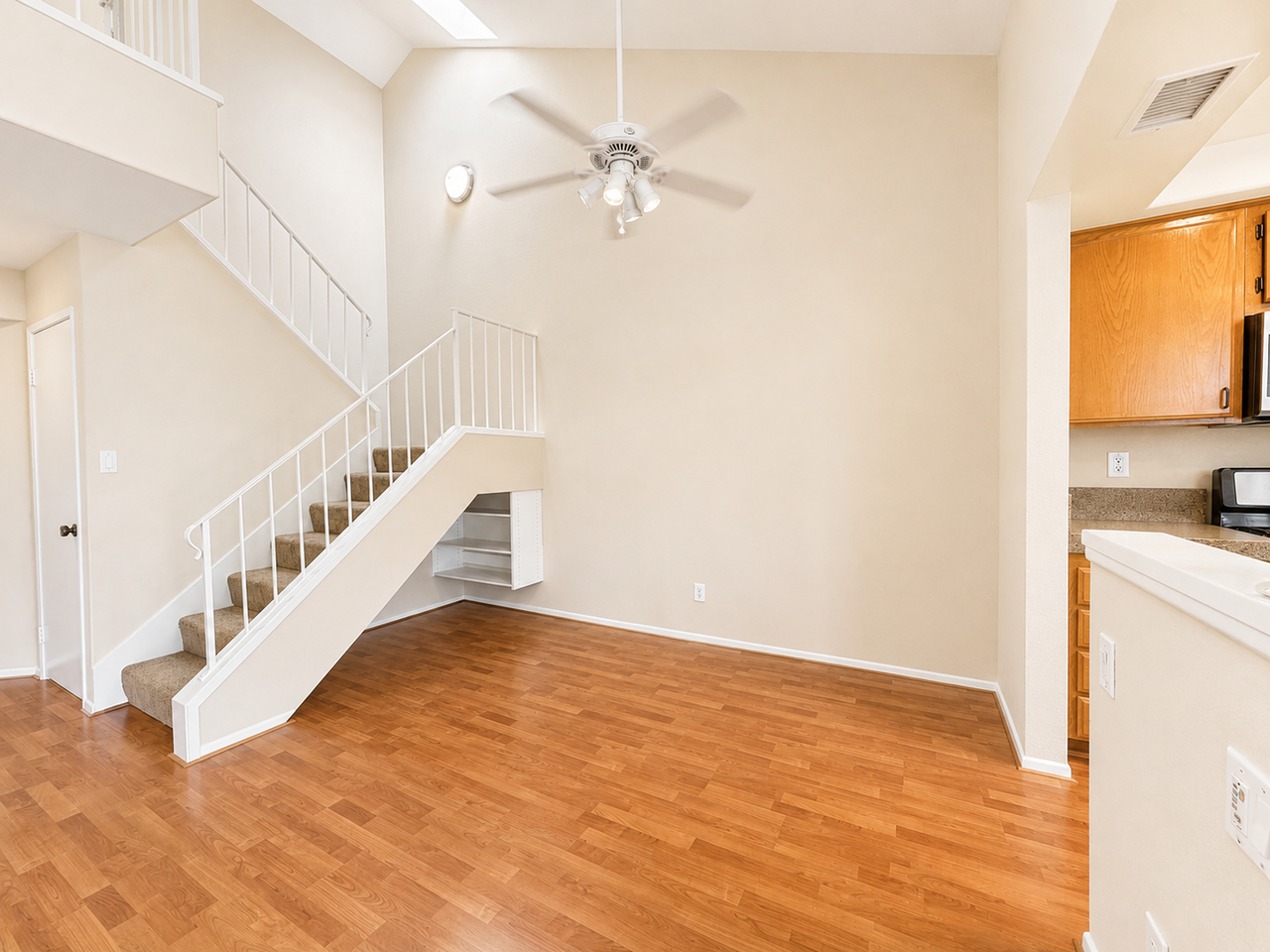 1629 Windmill Ln - Photo 5 of 26