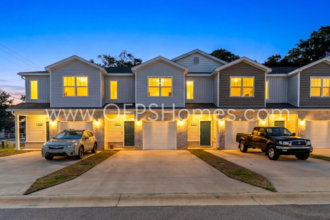 319 Carmel Dr - Photo 3 of 27