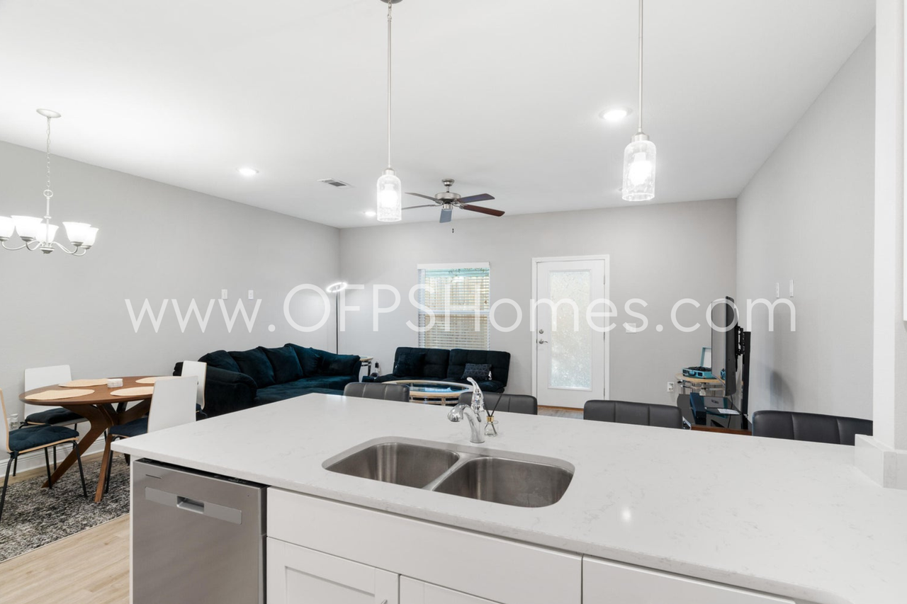 319 Carmel Dr - Photo 7 of 27