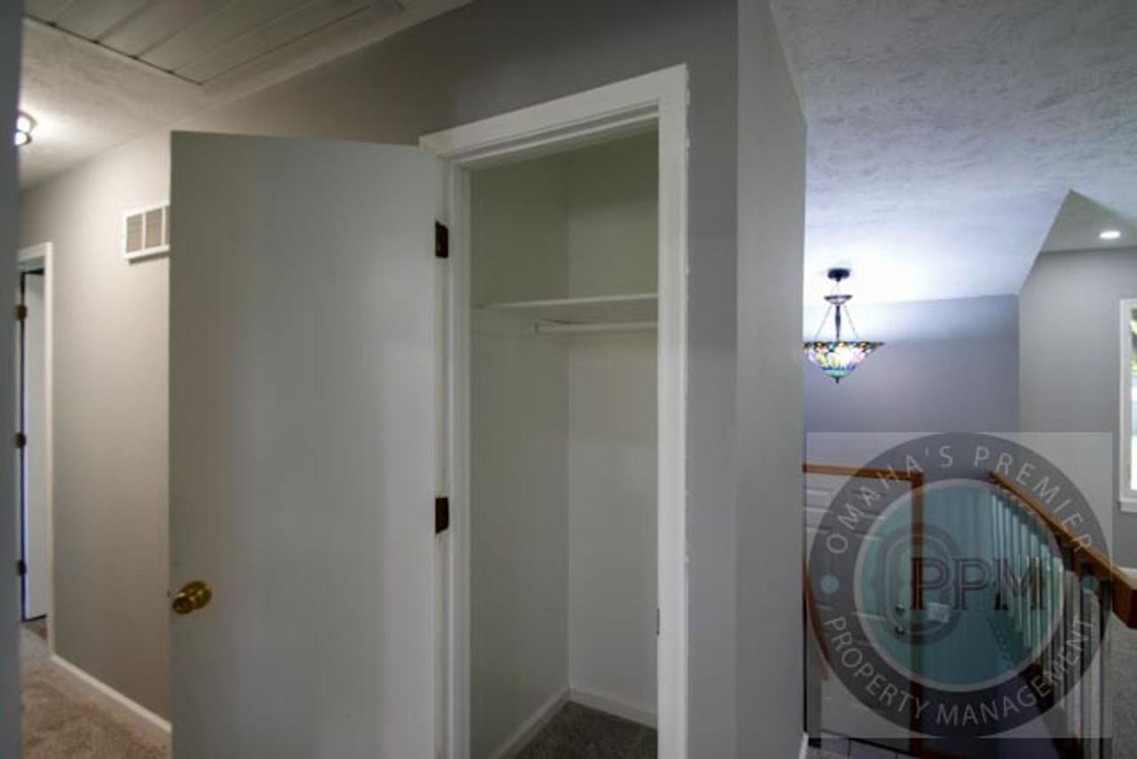 6204 S 140th Ave - Photo 4 of 26