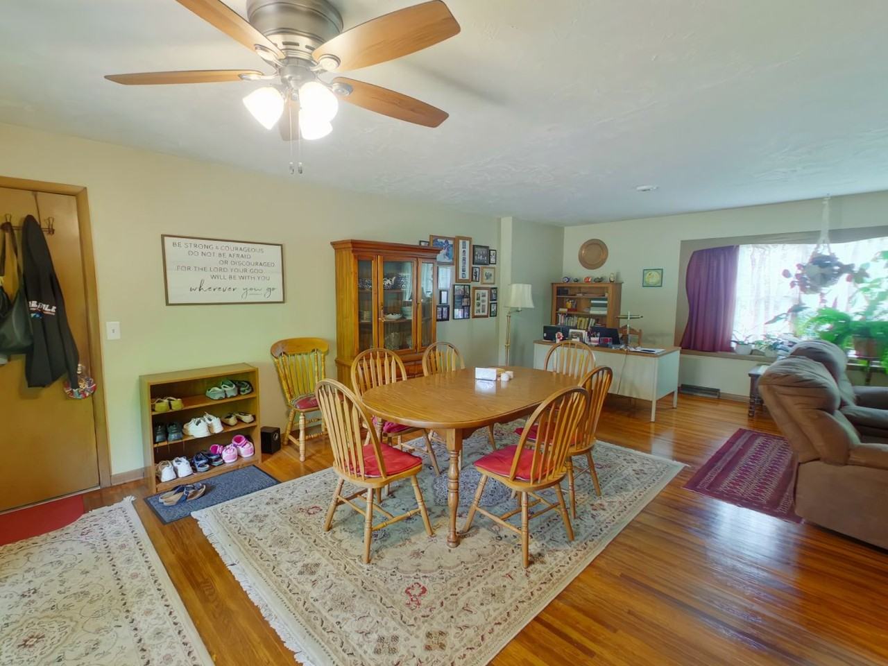 1802 N Edgemoor St - Photo 4 of 16