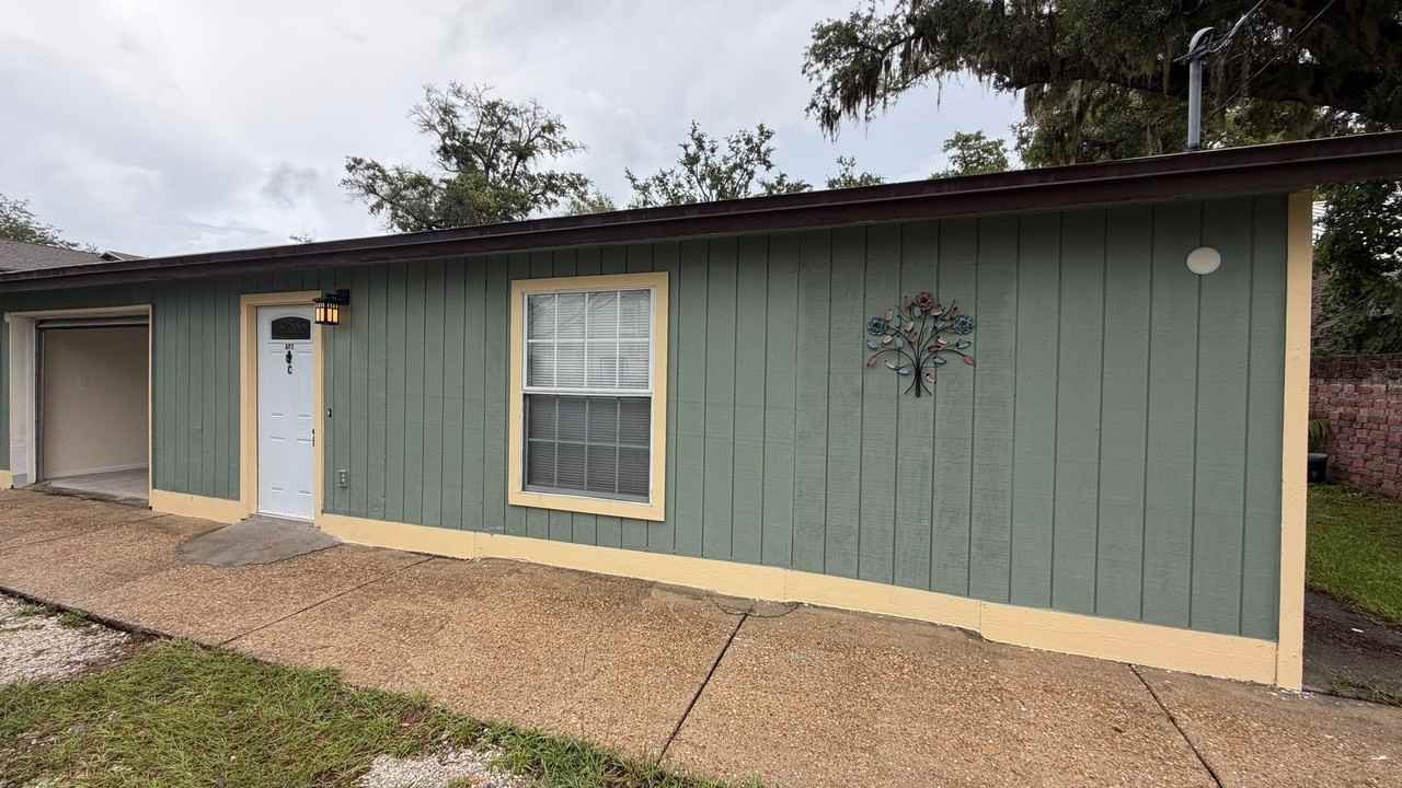 218 E 1st Ct #C - Photo 2 of 26