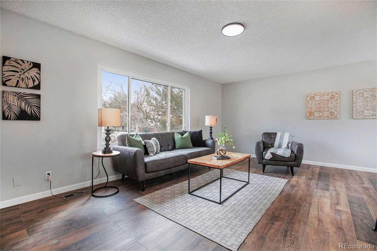 8369 E Briarwood Ave - Photo 4 of 31