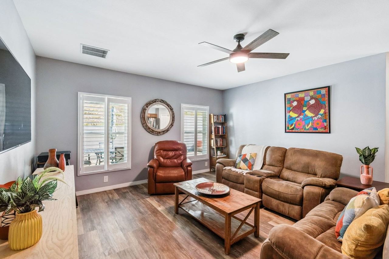 107 Park Hurst Ln - Photo 3 of 36