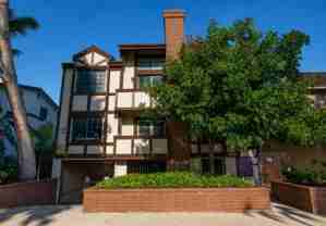 1532 Granville Ave - Photo 1 of 1