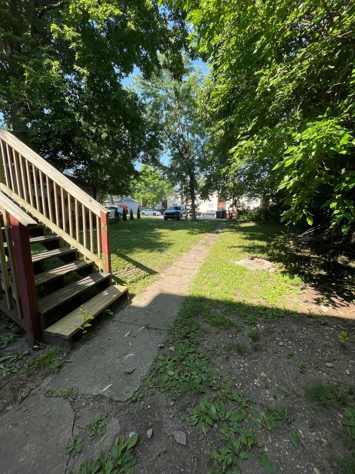 910 N 9th - Photo 4 of 7