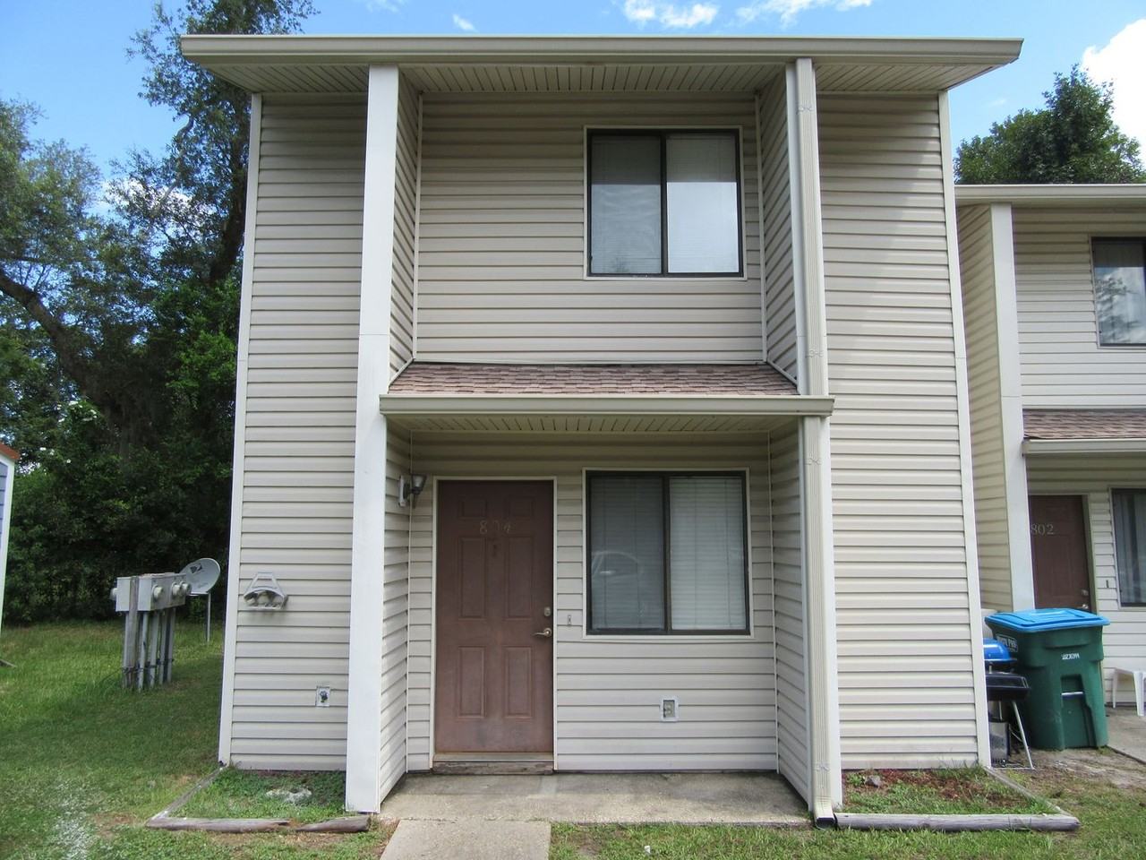804 West St - Photo 2 of 20