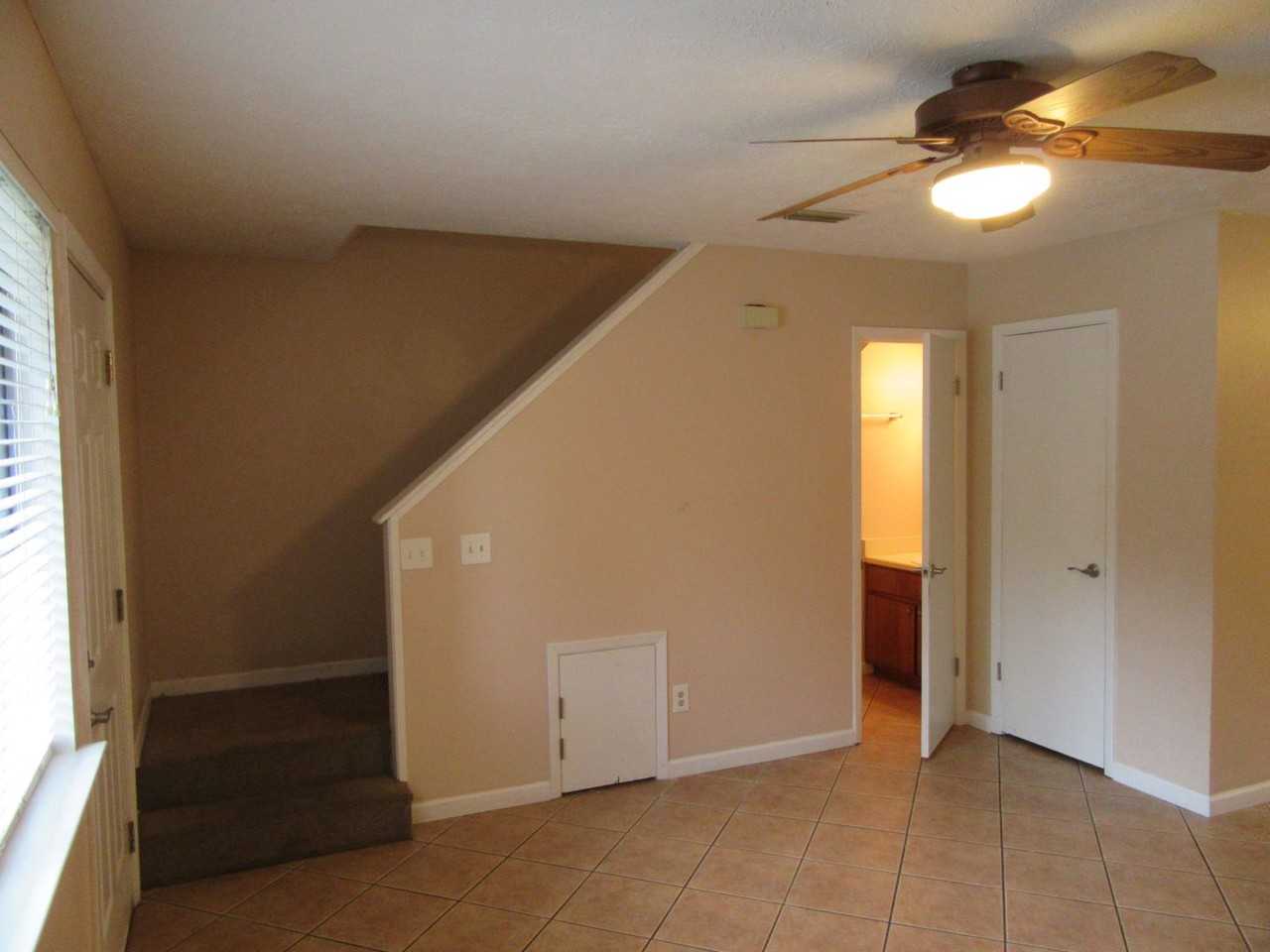 804 West St - Photo 4 of 20