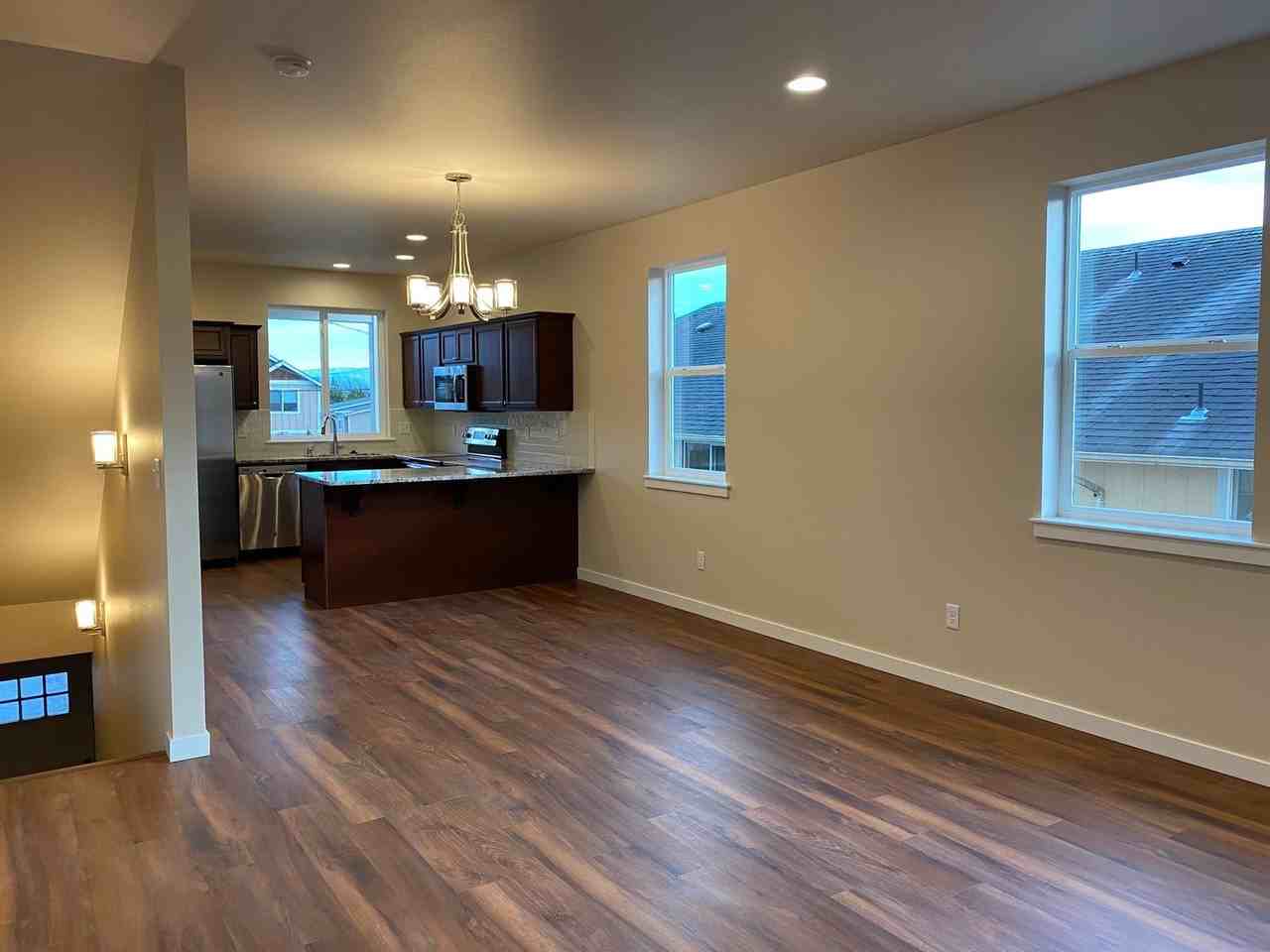5777 Legoe Ave - Photo 2 of 9