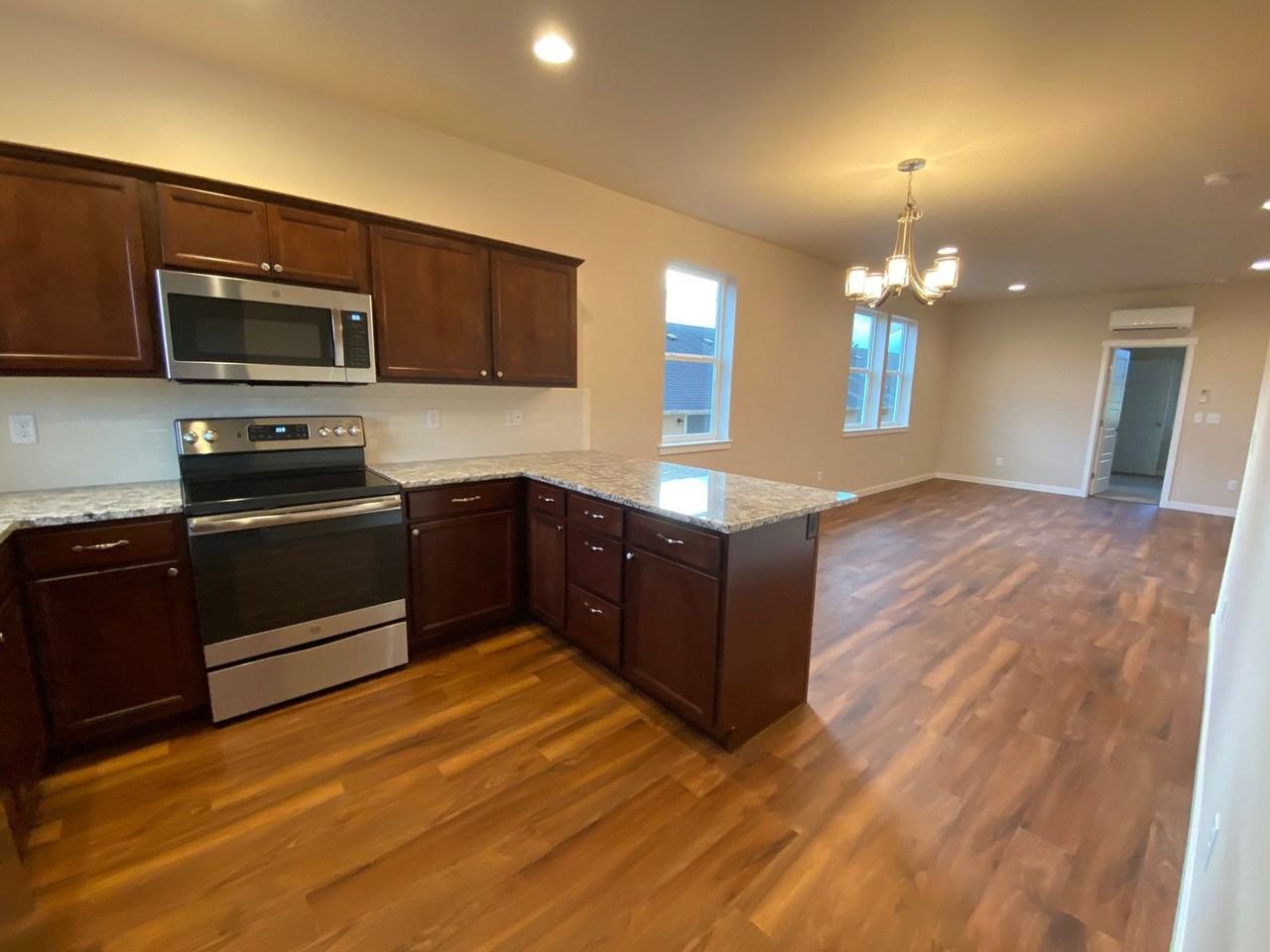 5777 Legoe Ave - Photo 3 of 9