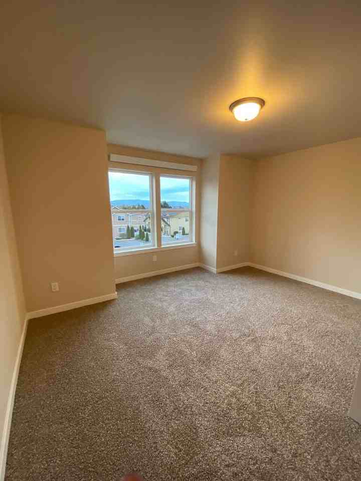 5777 Legoe Ave - Photo 4 of 9