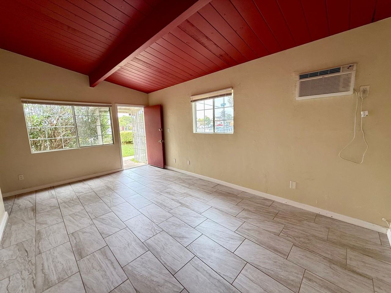 4901 Frink Ave - Photo 2 of 35