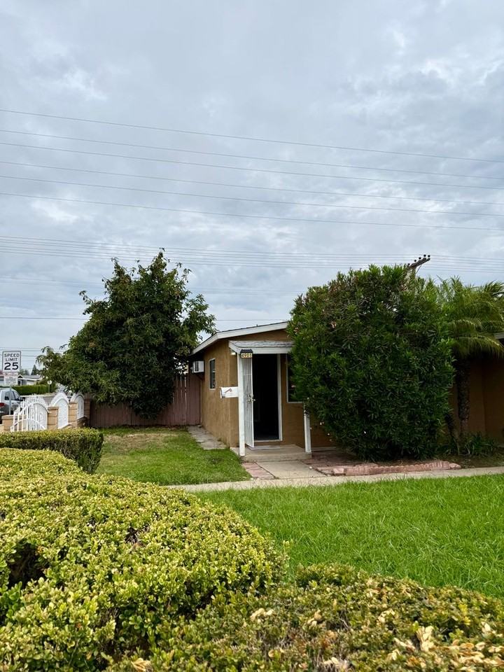 4901 Frink Ave