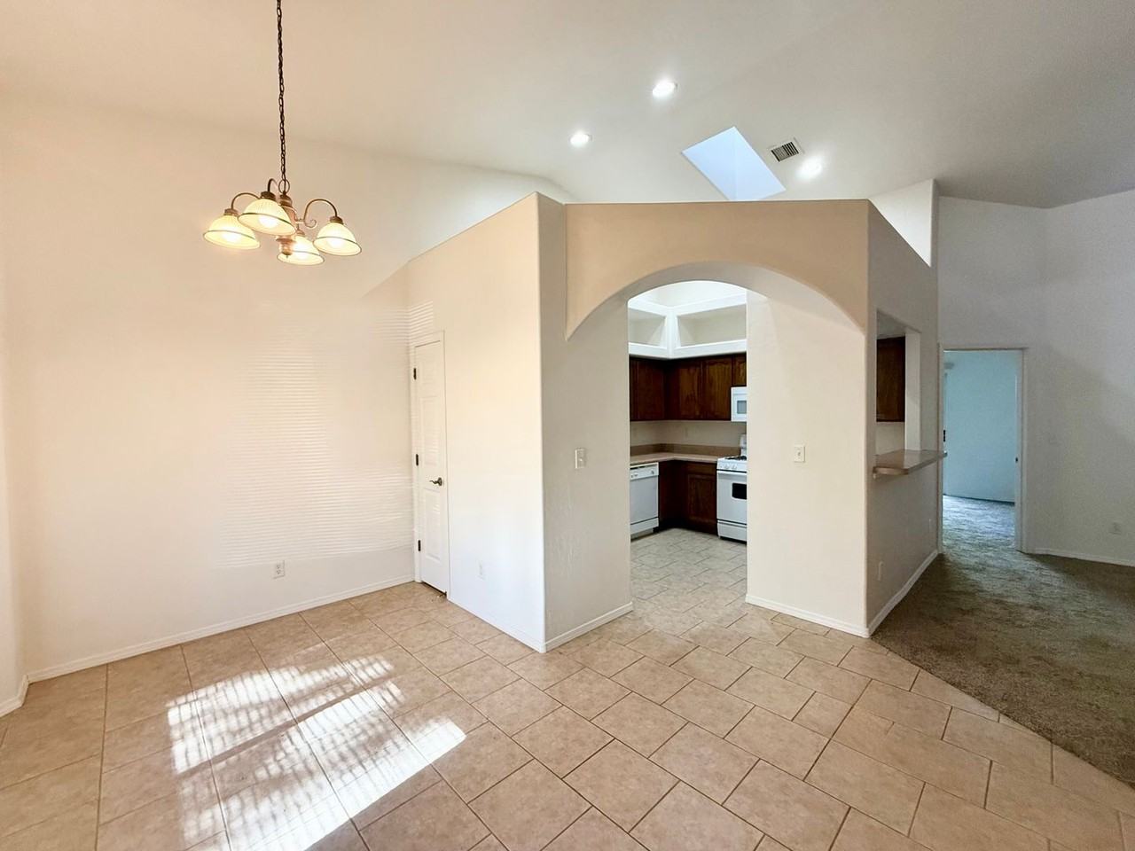 1460 Loren Dr - Photo 6 of 17