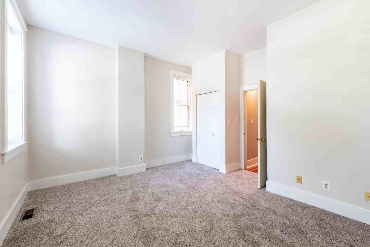 116 E Oak St - Photo 2 of 17