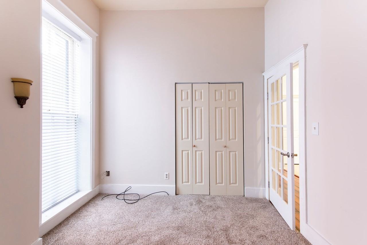 116 E Oak St - Photo 7 of 17