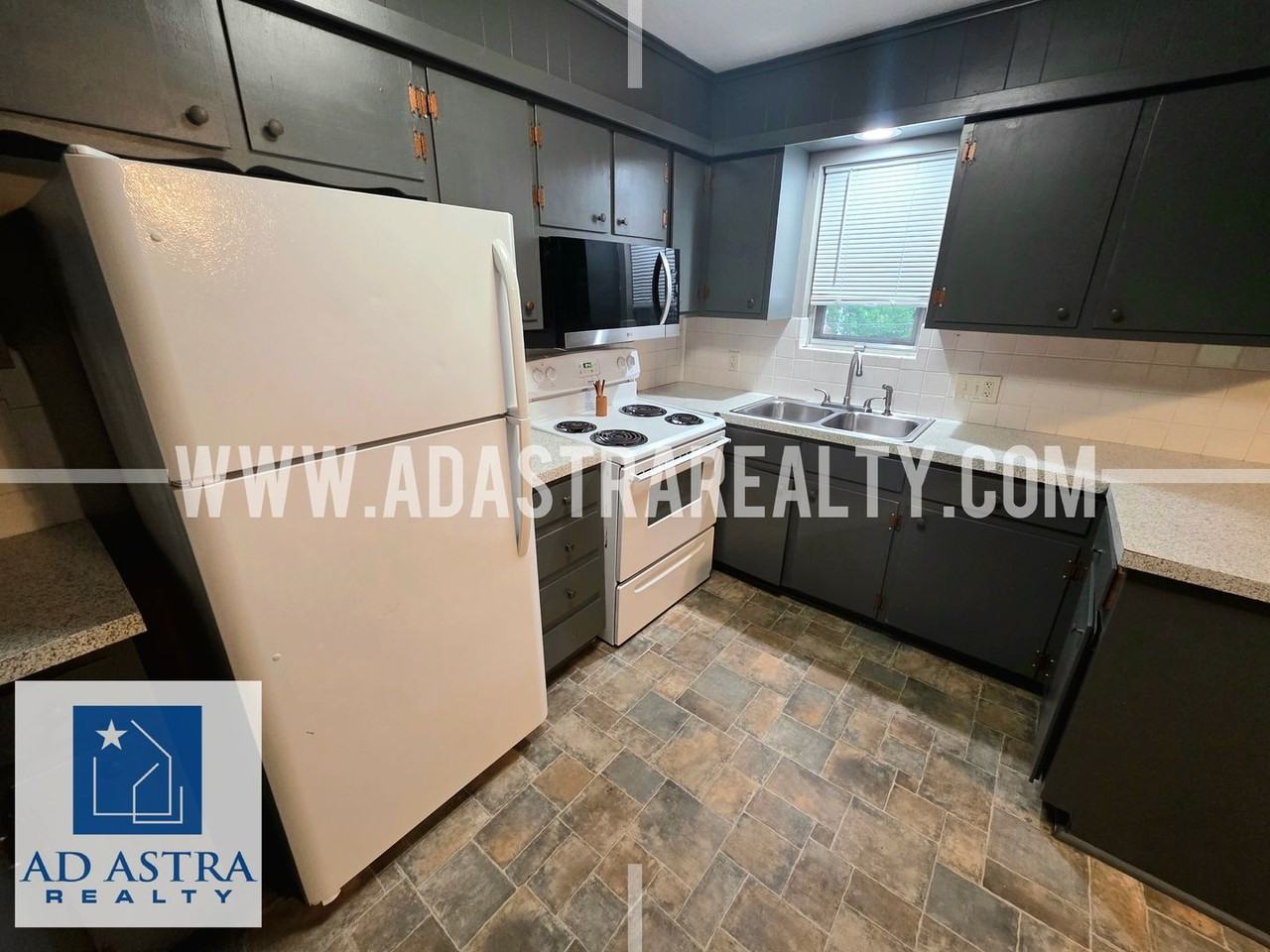 208 Brookside Dr - Photo 7 of 18